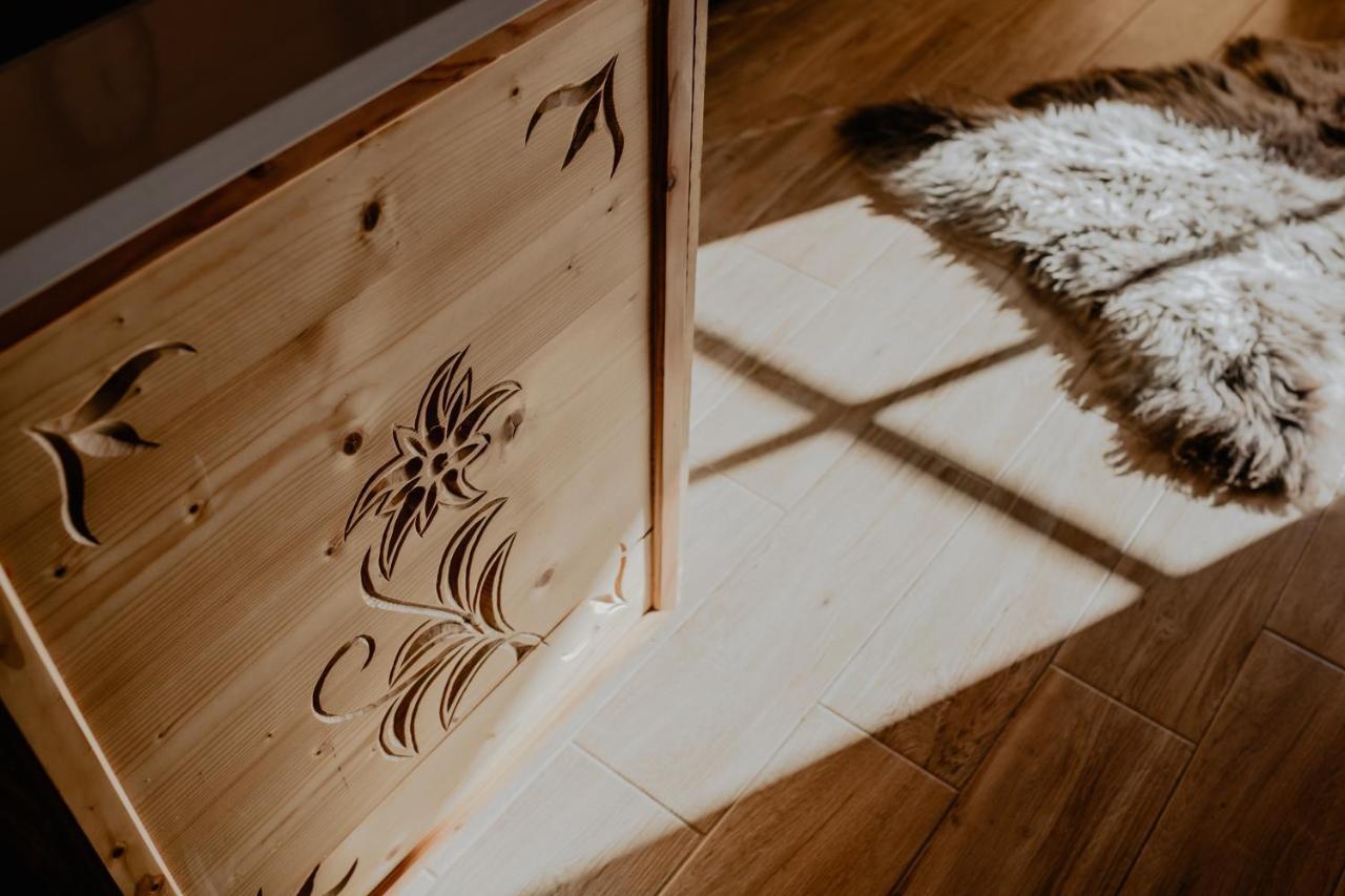 Biolo I Corno Izba Mountain Chalets 코스실리스코 외부 사진